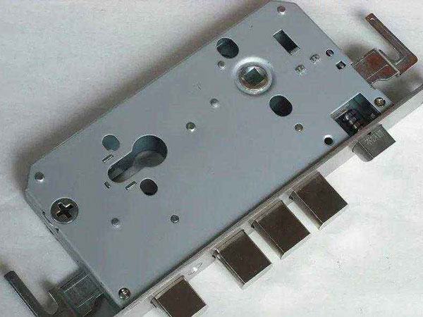 长白24小时上门开锁公司