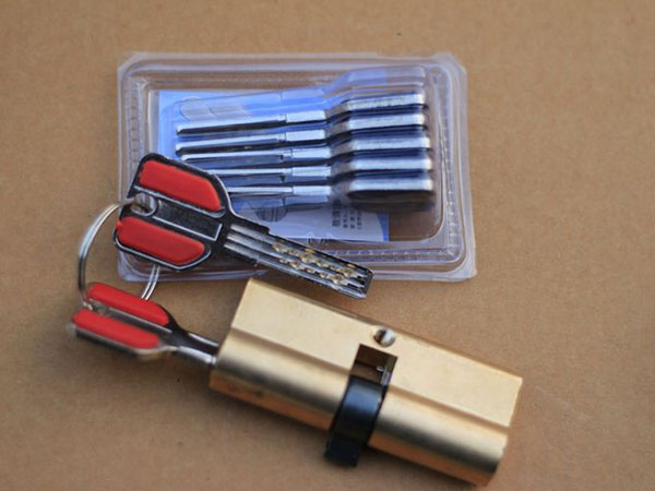 长白24小时上门开锁公司